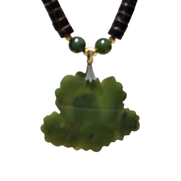 Vtg Carved Green Jade Flower Beaded Pendant Necklace 18” Coconut Shell Beads - Picture 10 of 10